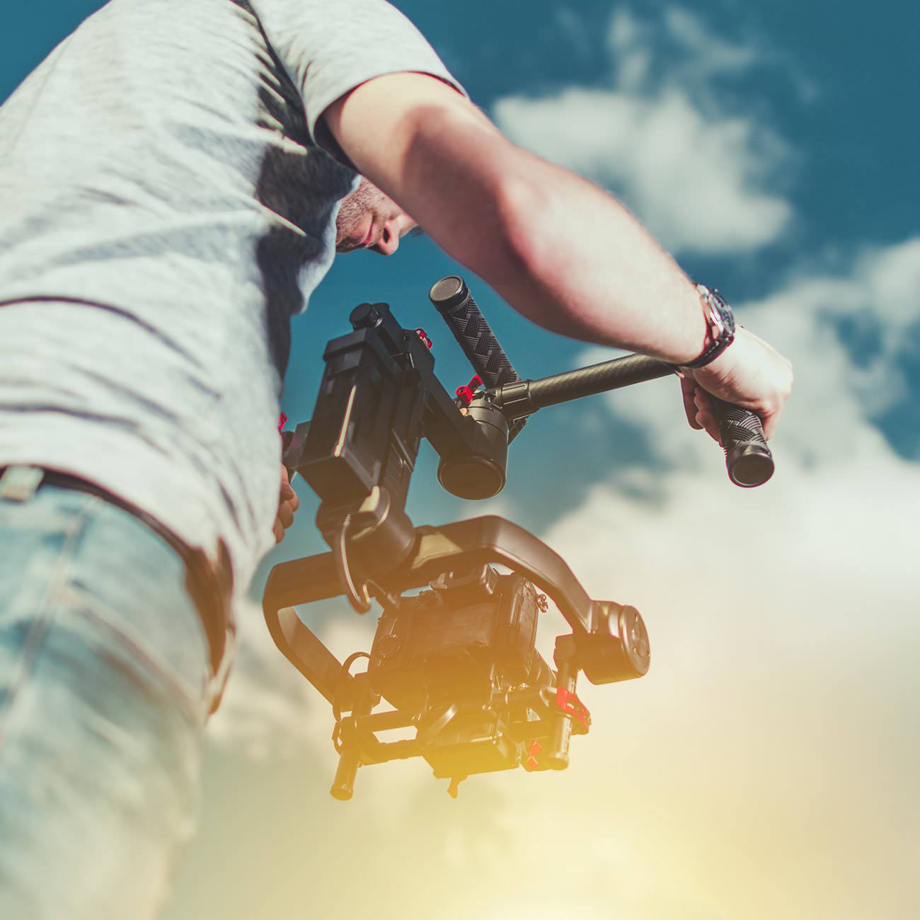 Nous intervenons de A à Z lorsque vous nous confiez la réalisation de votre vidéo d'entreprise.